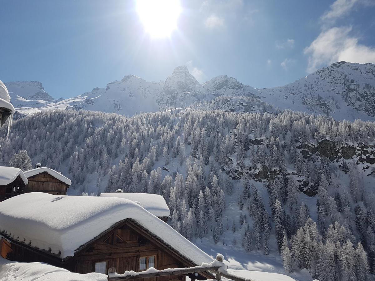 L' Aroula Rooms & Restaurant Champoluc Exterior photo